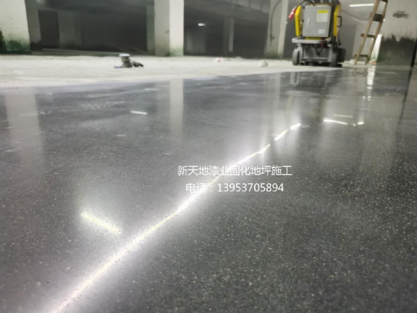 車庫(kù)地坪漆施工方案和價(jià)格？